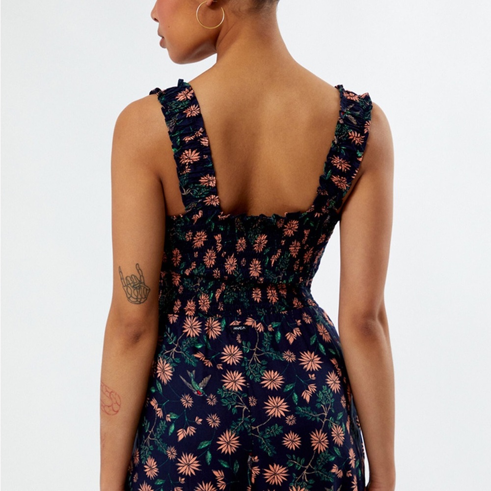 Ray Romper from RVCA NWT in M/10 - Picture 2 of 6